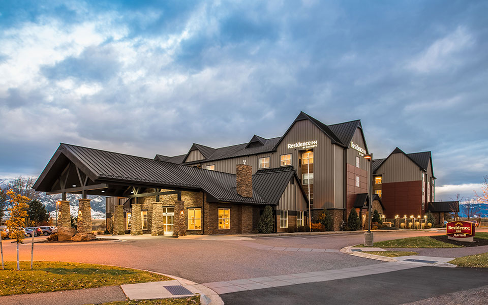 Veridea established its presence in the mountain west when it acquired the Residence Inn, Helena, in February 2016. An all-suite extended stay hotel, the property features state-of-the-art fitness facilities, a pool, and 460 square feet of meeting space