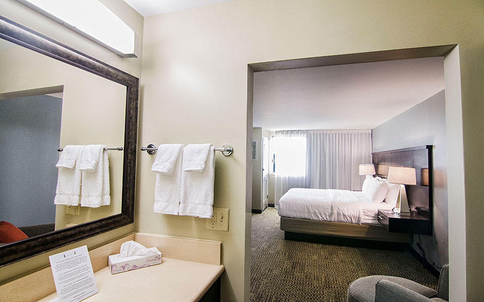 Staybridge Suites Interior Bathroom